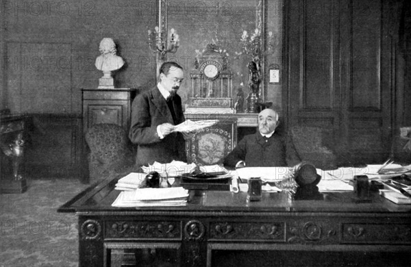 M. Clemenceau et M. Albert Sarraut, place Beauveau (5 mai 1906)