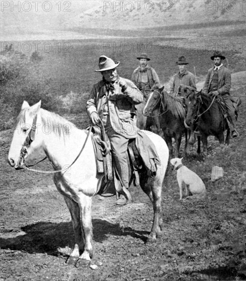 Mr. Theodore Roosevelt hunting bear in Colorado (1905)