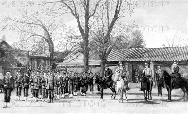 Détachement de fusiliers marins préposés à la garde de la légation de France à Pékin, en 1900