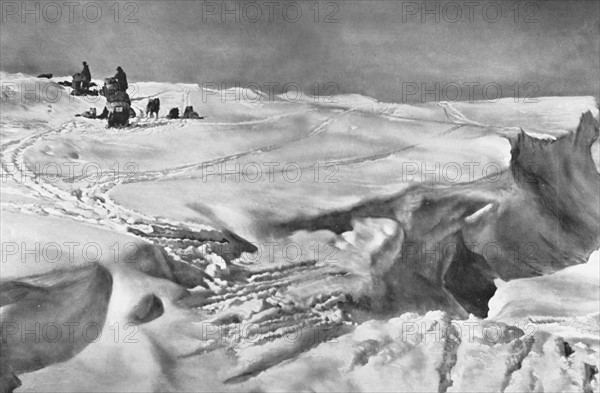 Expédition norvégienne dirigée par Roald Amundsen, au pôle Sud (au glacier du Diable) en 1911-1912.