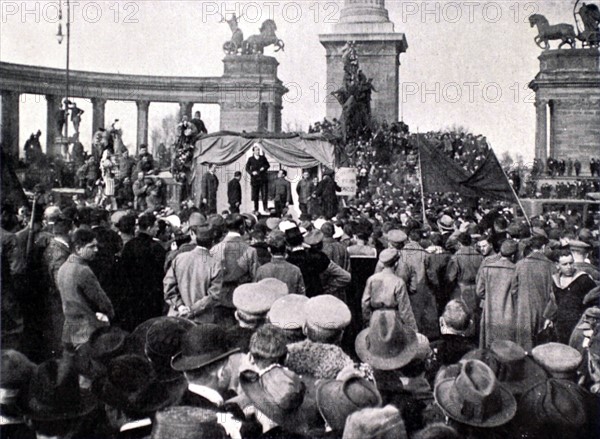 Formation d'une armée rouge en Hongrie, en 1919.