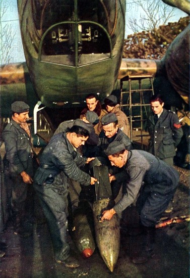 Des avions de combat italiens sur les côtes de la Manche, in la revue "Signal" de février 1941.