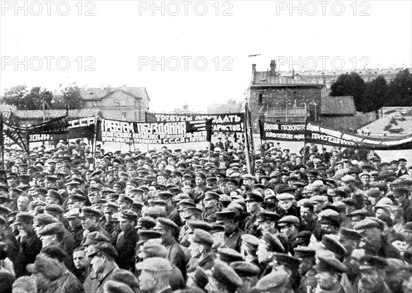 Conflit sino-russe. 
Manifestations populaires antichinoises à Léningrad, en 1929.