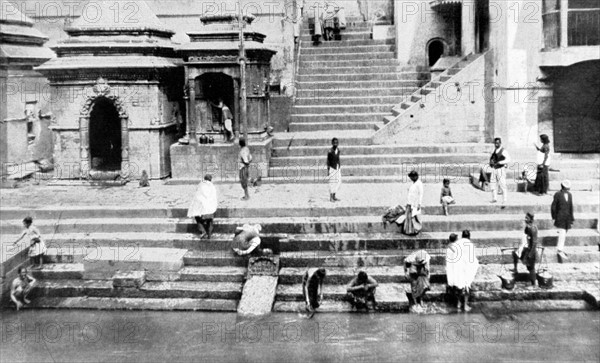 Bank of the river Bagmati in Pashpati (sacred water), in Nepal (1929)