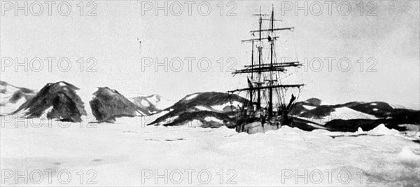 Expedition of the "Pourquoi pas?" towards Greenland and the North Pole, 1928