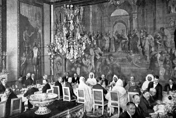 Moulai Youssef, sultan of Morocco, on a visit at the Fontainebleau castle, 1926