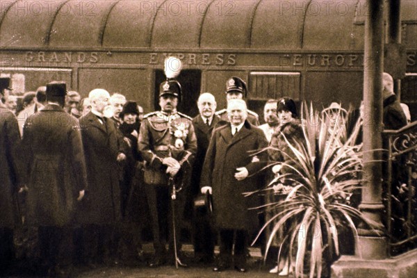 Afghan sovereigns King Aman and Queen Sourya visiting France, in 1928