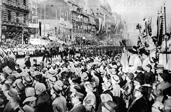 Fêtes du 10ème anniversaire de la république tchécoslovaque à Prague