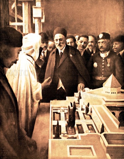 Visite de M. Sidi Mohamed el Habib, bey de Tunis, à la mosquée de Paris.