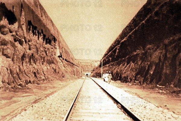 Construction d'une ligne de chemin de fer franco-belge en Chine centrale (1924)