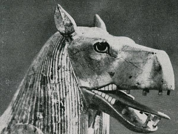 Trésor de Toutankhamon, Tête ornant un des lits royaux