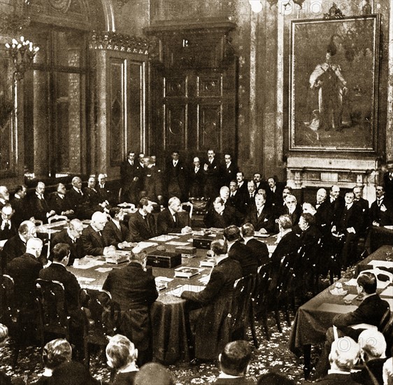 Signature des accords de Locarno dans la salle de Réception du Foreign Office à Londres (décembre 1925)