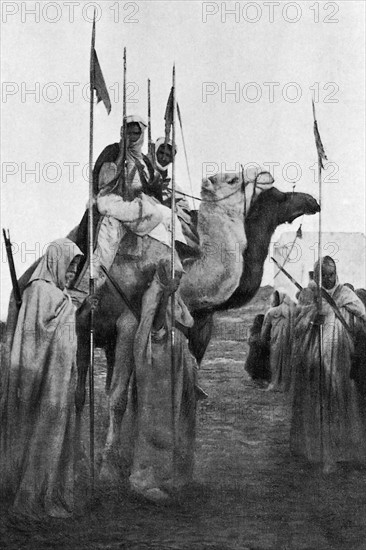 Soldats arabes en Libye, équipés de lances volées aux Italiens