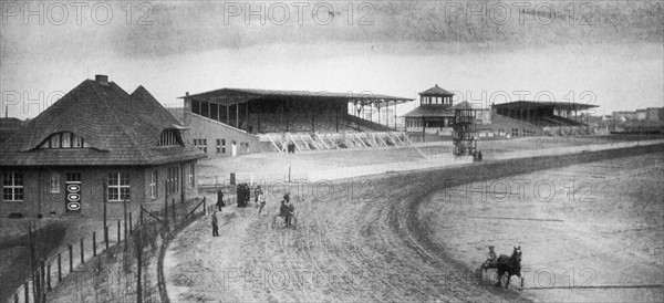 Vue sur les tribunes de la piste de trot à Mariendorf, Allemagne