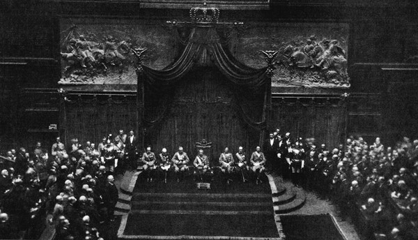 Victor Emmanuel III lors de l'ouverture du Parlement à Rome