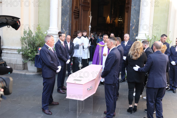 Obsèques de Loana, Nice, 10 avril 2026