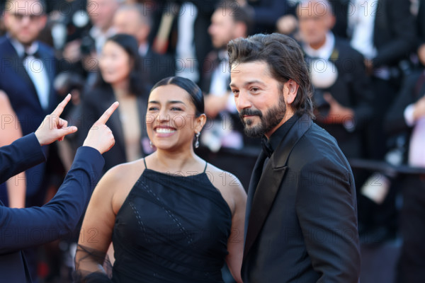 Adriana Paz and Diego Luna