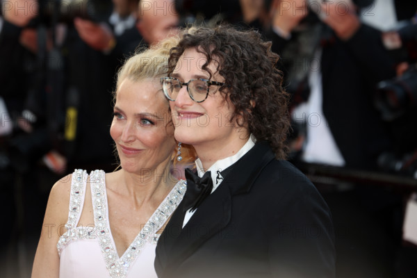 Gillian Anderson, Jane Schoenbrun