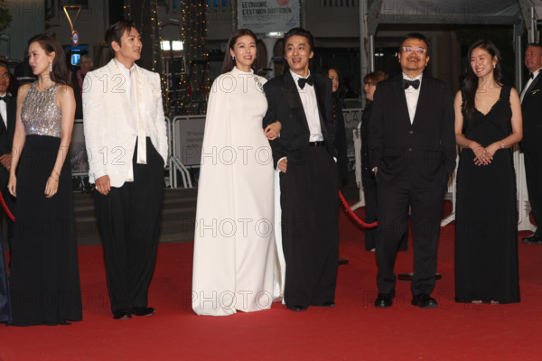 Cast of the film "Gun-Che" (Colony)