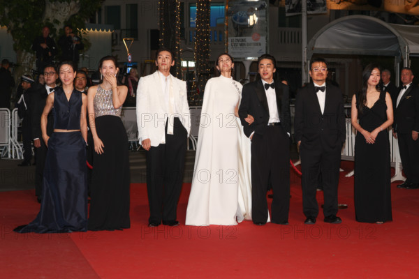 Cast of the film "Gun-Che" (Colony)