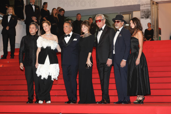 Paul Soriano, Rosemarie DeWitt, Andy Garcia, Vicky Krieps (in Bottega Veneta), Danny Huston, Jai Stefan et Sofia Stefan attending the red carpet for the film 'Diamond' during the 79th Cannes Film Festival at the Palais des Festivals on May 19, 2026 in Cannes, France.