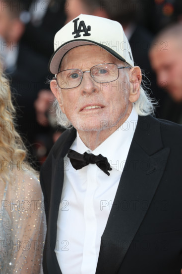 Bruce Dern lors de la montée des marches du film La Bataille de Gaulle: L'age de fer (De Gaulle: Tilting Iron) pendant le 79ème Festival de Cannes au Palais des Festivals le 20 mai, 2026 à Cannes, France.