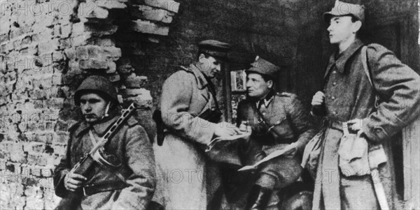 Soldiers of the Polish 1st Army in the ruins of Warsaw (1944).