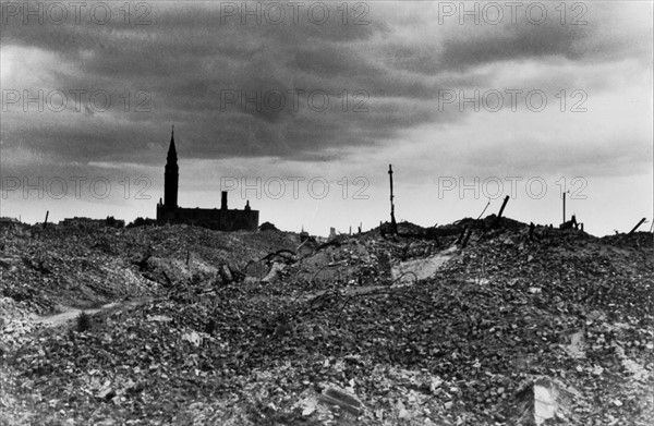 Ruins of the royal palace in Warsaw, 1945