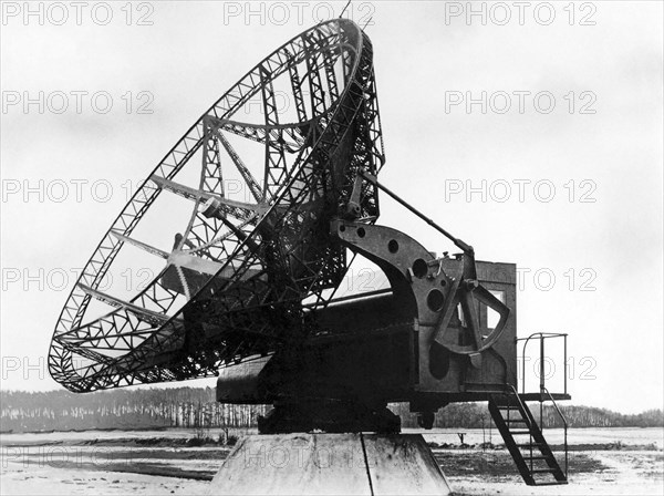 German Würzburg-Riese radar, World War II.