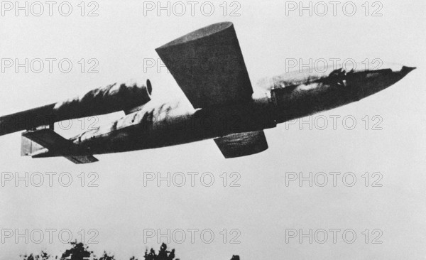 German Fieseler Fi-103 (FZG-76) V-1 rocket, in flight, 1944.