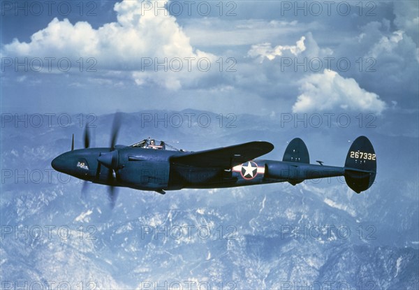 Chasseur américain Lockheed P-38 Lightning,IIème Guerre mondiale.