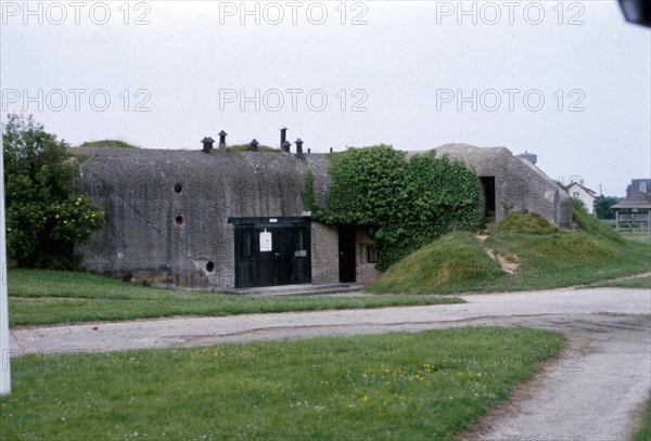Mur de l'Atlantique : blockhaus d'artillerie, batterie de Merville, Normandie