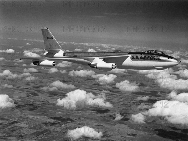 Bombardier lourd stratégique américain Boeing B-52