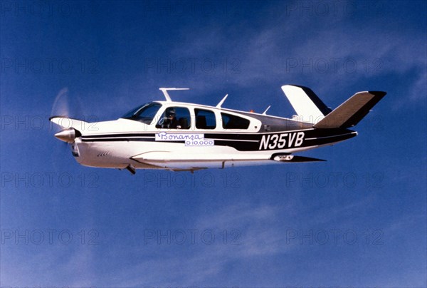 Avion de tourisme américain Beechcraft V35B Bonanza.