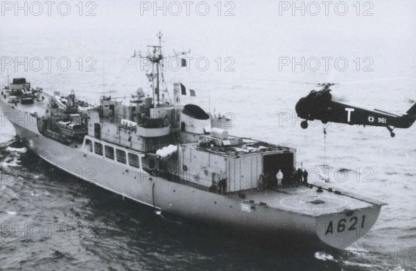 Sikorsky S-55 helicopter of the French naval air force landing on the training ship "Rhin"