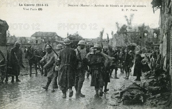 French poilus arriving at the aid station