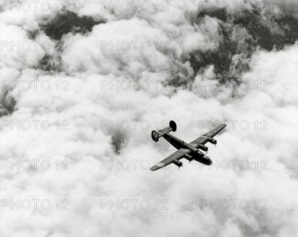 Heavy bomber plane Consolidated B-24 "Liberator", 1942