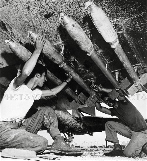 Rockets on a military aircraft, 1945