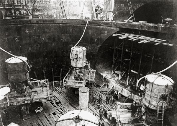 Construction of the Paris metro, 1938