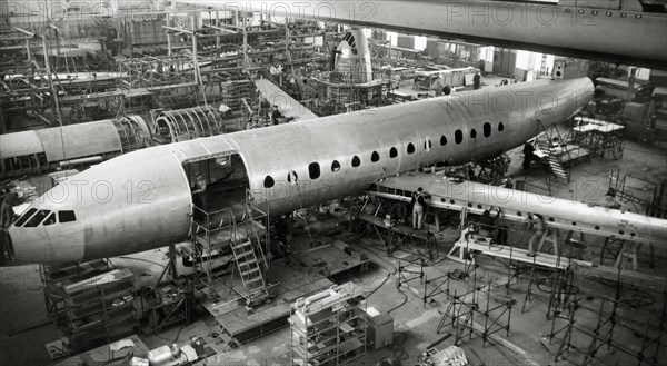 Blagnac airport assembly line in 1955