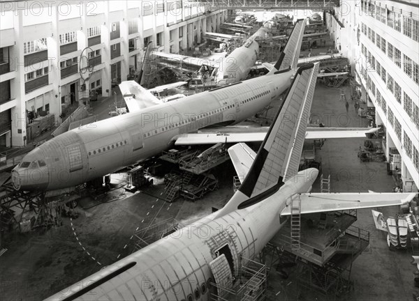 Blagnac airport assembly line in 1981