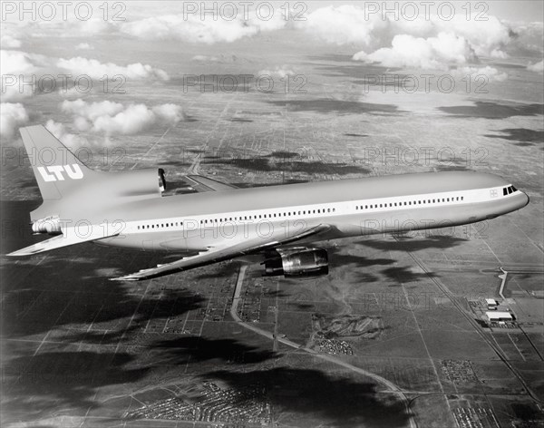 Lockheed L-1011 en vol, 1973