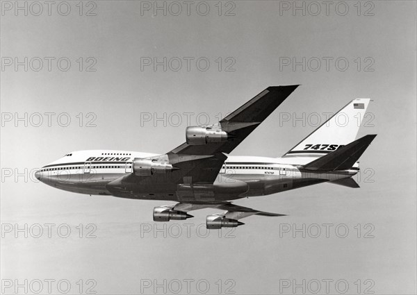 Boeing 747 SP en vol, 1975