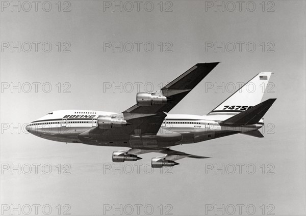 Boeing 747 SP during a flight, 1975