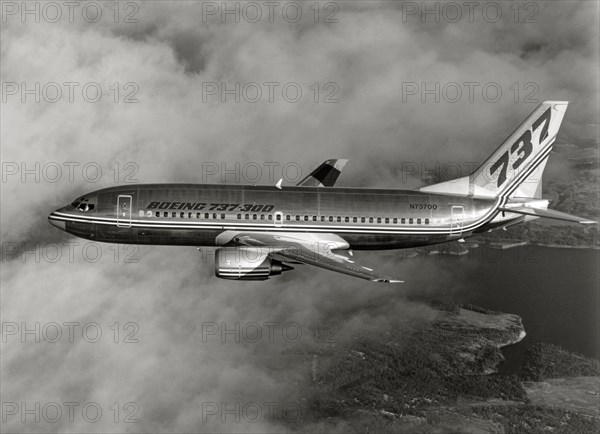 Boeing 737-300 en vol, 1984