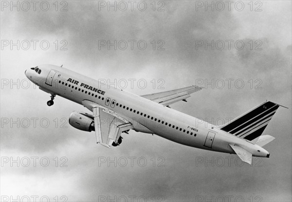 Airbus A320 during a flight in 1987