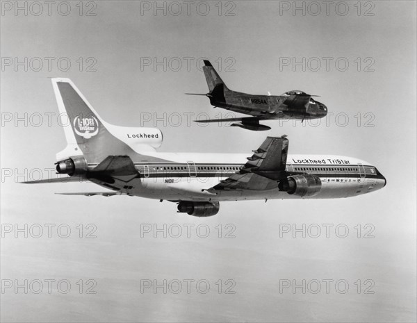 Lockheed L-1011 TriStar et chasseur F-86 Sabre, 1976