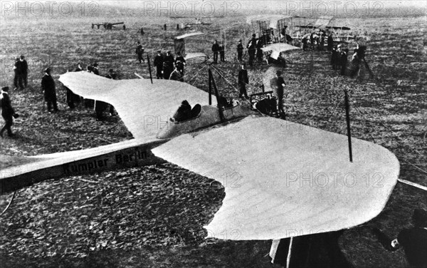 L'avion monoplan "Rumpler Taube", 1912