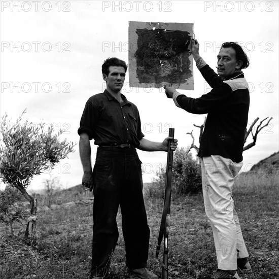Salvador Dalí à Port Lligat, juillet 1957