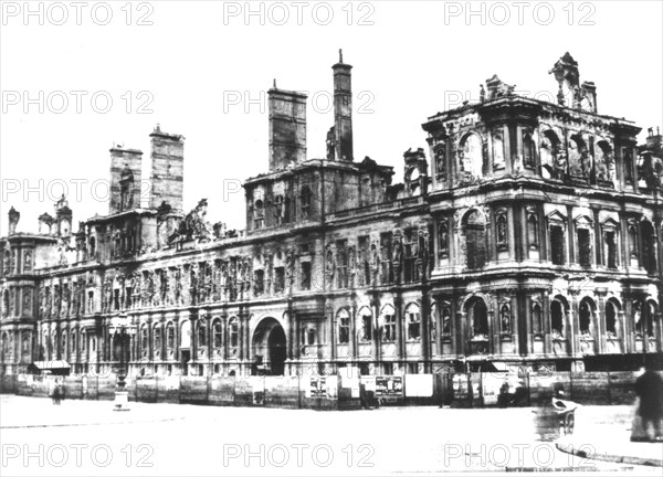 Paris. L'Hôtel de ville après la Commune